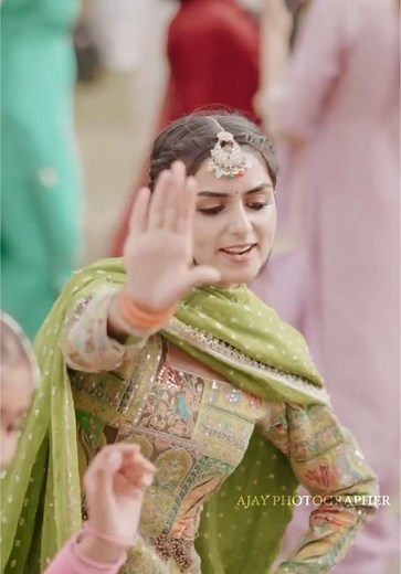 We cant over this !!! Tiktok do your thing !!! #fypシ #bhangra #bhangralover #multan #mutyaar #gidda #kantsaheligroup #gravesend #teeyandamela