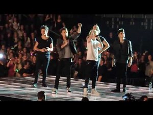 twitter questions - One Direction @O2worldarena Berlin 051113