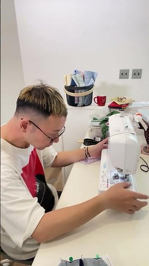 ミシン動かなくなった。エラーコードE6。釜の掃除はした。しかしガタガタいってダメだった。無念のランチトートバッグ作成中止になった。