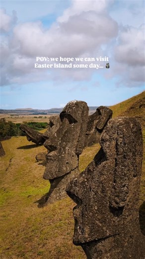 Sanne | Travel Blogger ✈️ 🌎 | Story time! Our experience visiting Easter Island 🗿 wasn’t all that smooth… 👇🏻 Once we got Easter Island on our radar, we started... | Instagram