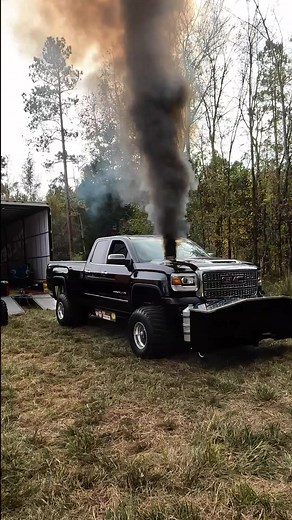 Just listen to that Evil Diesel Duramax getting rowdy cutting ruts in the pits #duramax #dirtymax #diesel #truckpull #rollingcoal #hoonigan #durtymax #nuttin