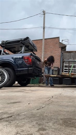 Wanna know the tow capabilities of your Ford? We’ve put together a towing dictionary, a collection of videos and vehicle towing guides to help build your towing knowledge. Check it out here ford.com/support/towing-demystified/. Previous model year shown. | Paris Ford Lincoln Inc.