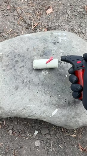 Cracker Boi on Instagram: "Handmade M80 firecracker 🧨🤯 #fireworks💥 #crackers💥 #experiment #pyro #fireworks"