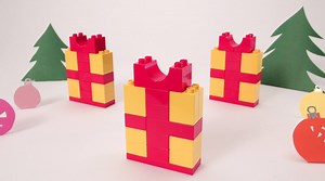 203 reactions · 49 shares | Find out how to build a cute LEGO DUPLO present that will look amazing under the tree, or as decoration on the dinner table! | LEGO Family | Facebook