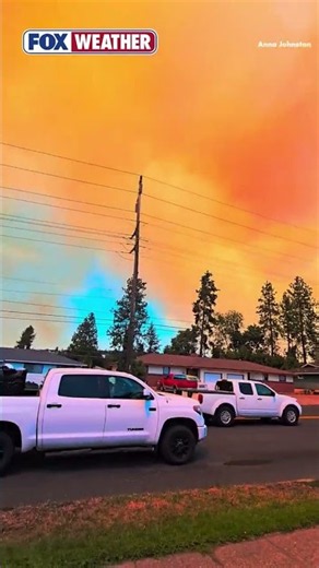 Residents Across Washington Rush to Evacuate As Massive Wildfires Spread Across The Region