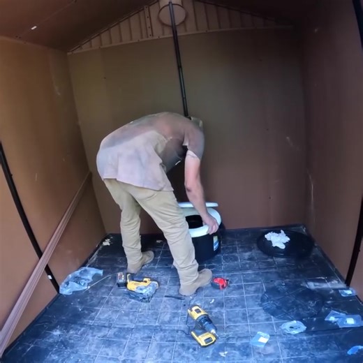 Building the world's best outhouse! | Stanley "Dirt Monkey" Genadek