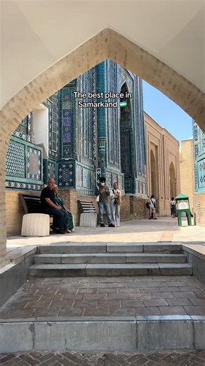 One of the most beautiful mosques I’ve seen #samarkand #whattodoinsamarkand #samarkandtravel #uzbekistantravel #shahizindasamarkand