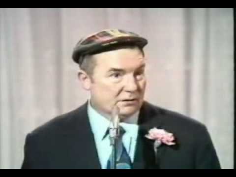 CHIC MURRAY. Telling the Long Nose Story.