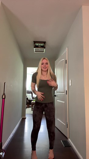 Dancing in Lululemon Leggings: A Fun Showcase