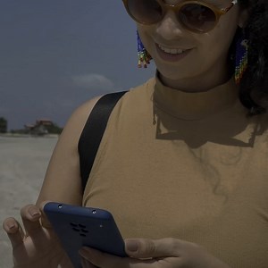 519K views · 1K reactions | Spring break plans? Make sure your phone is ready to keep up with the fun! Use these #SmartMobileMoves to stay powered, secure, and connected—wherever the adventure takes you. | Cox | Facebook