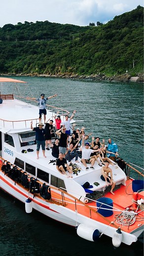 日本公式 エイブルキャリー/ Able Carry on Instagram: "6月8日は世界海洋デー🌊 海の重要性や海を守るためにできることを考える日として制定されています。 Able Carryチームは、香港を拠点に海洋環境の保護活動を行う@blingbling_ocean と共に 「ゴーストネット」と呼ばれる海中の廃棄網の回収作業に参加してきました。 そのときの様子をお届けします！ 清掃活動では、海中の網だけでなく 浜辺に捨てられたプラスチックごみも大量に集まりました。 実際の状況を目の当たりにする中、たとえ小さなことでも私たち作り手が率先してアクションを起こすことに大きな意味があると実感する体験となりました。 フル動画はAble CarryのYoutubeチャンネルからご覧いただけます。 👉ablecarry.com/BBOF #ablecarry #oceansday"