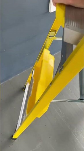 First Look: Gorilla Ladder GLXF Step ladder with Flat Pack Project Bucket