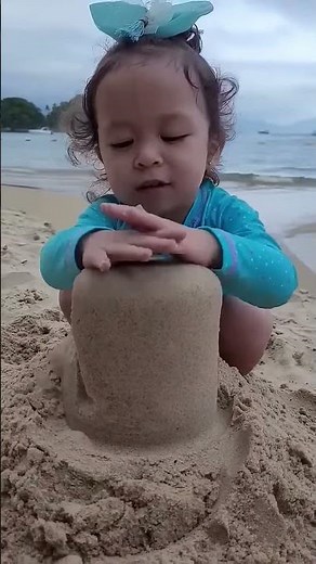 The Funniest Sand Castle Moment 😂🏖️😁😄