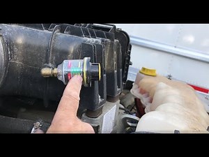 Replacing the Engine Air Filter in a Freightliner Cascadia