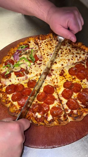 Domino's Pizza in Cleveland: A Crispy Slice Awaits!