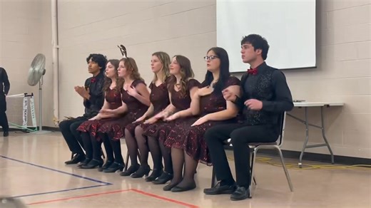 Grove High School Show Choir - The Showstoppers Performed for the Grand Lake Newcomers Club annual Christmas Brunch today. 🎄❤️ Watch till the end! Amazing! 😳👍🏻🎉❤️ Video credit - GLNC Member & choir mom - Stacy East Clark ❤️🎉😎 | Grand Lake Newcomers Club