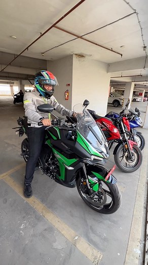 Who really is the coolest guy here? | MotorBeam