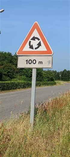 Driving license in Italy 🇮🇹 #patente #patentediguida #patenteb #segnalistradali #preaviso #rotatoria #segnaledipericolo #strada #carregiata