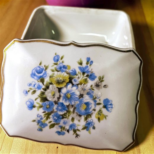 Vintage Made in Japan Footed Trinket Box Deckeldose Floral Gold Vergoldet Mitte des Jahrhunderts - Etsy.de