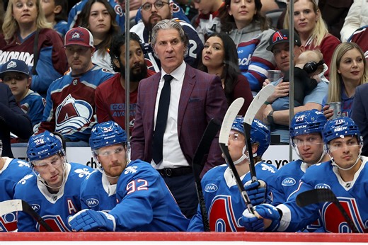 Jared Bednar injury update: Avalanche coach hit by puck, has facial fractures