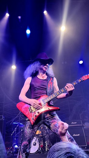 WILD FLAG in Kyoto KBSホール Pick upさんの20周年記念コンサートに、ゲスト出演された山本恭司さん率いるWILD FLAGの熱いライブに圧倒されました。 #wildflag #山本恭司 #満園庄太郎 #満園英二 #kbsホール #pickup #ハードロック | Maii Arai