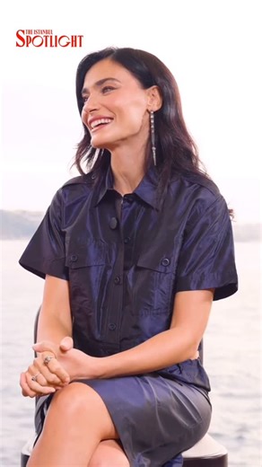 The Istanbul Spotlight on Instagram: "Özgür Atanur’un moderatörlüğünde, Saadet Işıl Aksoy ile ritmin, kelimelerin ve yaşamın ortak diline dair samimi anlar “Hayatın Ritmi” bölümünde sizlerle.🌟 Toyota Türkiye sponsorluğunda gerçekleşen bu özel sohbette; yaşamın temposunu, kelimelerin gücünü ve ritmin hayatla kurduğu bağı birlikte keşfediyoruz. Videonun tamamını YouTube kanalımızdan izleyebilirsiniz! Sponsored by @toyota_turkiye #Toyota #LandCruiserPrado #GücüKöklerinde #TheIstanbulSpotlight #Saa