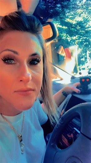 Car Intelligent Robot Aromatherapy Machine Portable Wayerless Car Diffuser Adjustable Diffuser For Refreshing Fragrance #aromatherapy #cardiffuser #airdiffuser #fragrance