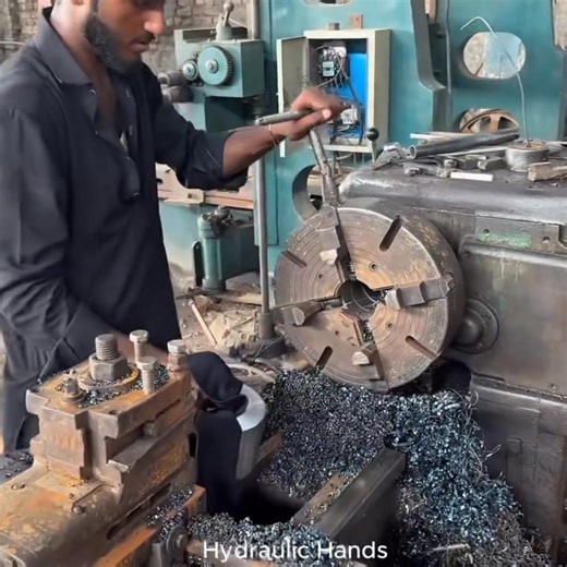 Machining Process of Industrial Gear | Hydraulic Hands