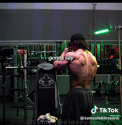 Sam's Crazy Back Pump: 39 Days Out from Competition