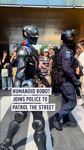 Humanoid robot joins police to patrol the street