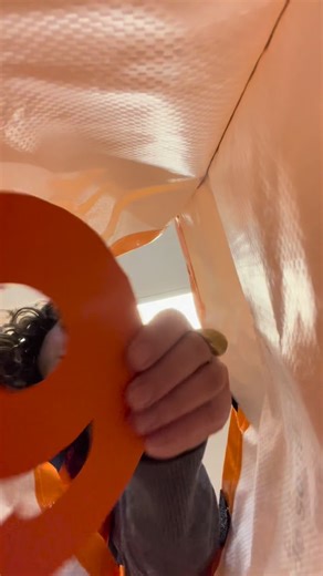 9 700 tonnes collectées pendant le week-end de la Collecte Nationale ! Alors que la précarité alimentaire en France continue d’augmenter, le week-end de la Collecte Nationale représente chaque année un enjeu majeur pour les Banques Alimentaires. 🧡 Lors des 3 jours de la Collecte Nationale de 2025, ce sont 9 700 tonnes de produits alimentaires et d’hygiène qui ont pu être collectées dans près de 9 000 points de collecte. C’est donc l’équivalent de 19,4 millions de repas qui pourront être redistr