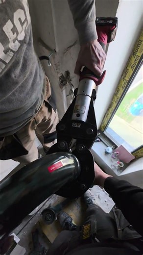 Crimping of the indoor fire hydrant network👷🏻🔧