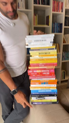 31K views · 15 reactions |  Você se identifica, leitor? Então está na hora de você obter o conhecimento necessário para ler de 2 a 3 livros por mês, absorvendo e colocando o conteúdo em prática. Vai acontecer o Super-Leitura, 5 aulas, onde te mostro do zero, como ler, absorver e aplicar com método e propósito. Toque em SAIBA MAIS e garanta sua vaga. | Quem Lê Enriquece | Facebook