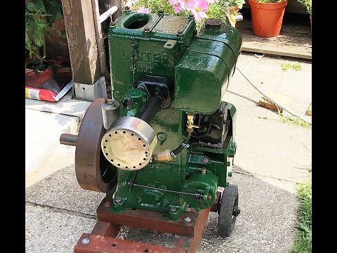 The Lister type D stationary engine up and running
