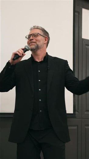 Jason Hewlett Holiday Show Highlight