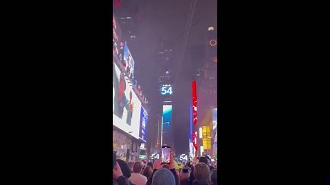 US: New York’s Times Square Welcomes 2025 With Confetti And Ball Drop 2