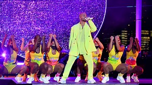 Maluma Performs 'Hawaii' at a Socially Distanced Drive-In at the 2020 VMAs