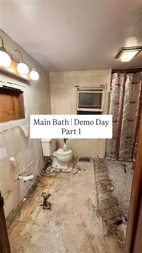 Bathroom Demo Day!! Excited for the demo to be done so we can start the rebuild👏🏻