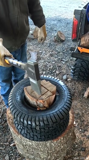 Kindling Splitting Made EASY #firewood #splittingfirewood #makingfirewood #kindling | The Kelley's country life