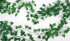 53 reactions · 4 comments | La mère de Billy lui avait bien dit de ne jamais ouvrir la barrière du jardin pour aller explorer le grand bois sombre et profond. Pourtant, un jour, c'est exactement ce qu'il a fait... Découvrez "Billy et les Minuscules", le tout dernier texte de Roald Dahl, illustré pour la première fois par Quentin Blake ! >> Lire un chapitre : https://bit.ly/2q6UPlD >> Plus d'infos sur le livre : https://bit.ly/2GEtOfX | Gallimard Jeunesse | Facebook