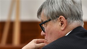 Expert: Man sawed through brother's bones by hand