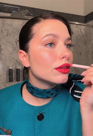 Essential Cabin Crew Makeup Tips for Flight Attendants