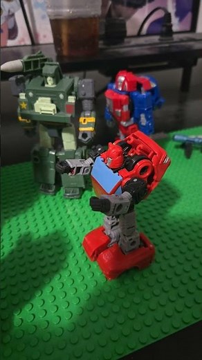 #transformers g1 fire in the sky ratchet repairs skyfire