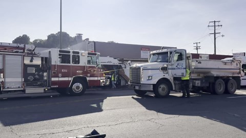 AC Transit bus crashes into Oakland building