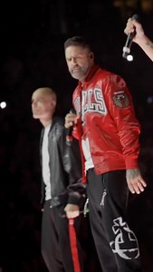 Ladies and gentleman, boys and girls… Mr. @scottrobinsonofficial 🎤🎶 What a show last night in Manchester! Who’s coming to see us on the 18th when we’re back in town at @thecooplive? 👀 🎥: @deansherwood | Five