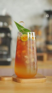 Pandan Kalamansi Iced Tea ⬇️ Ingredients: 2 tea bags black tea 80ml hot water steep for 3 minutes 30ml fresh kalamansi juice 30ml honey ice 100ml pandan juice #icedtea #pandan #pandantea #pandanicedtea #kalamansi #blacktea #tea #refreshingtea #fruittea | Arkaik PH