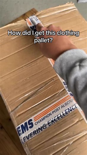 I have the list of 200 locations to purchase pallets like this in the US, Canada and the UK! You need the PALLET VENDOR LIST, available using the link on my profile. #vendorqueen #foryoupage #fyp