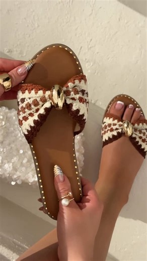 MISS LOLA | MISSLOLA.COM on Instagram: "This pair has us dreaming about our next vacay 💭🏖️😍 Shop the “MAYA” sandals for your next dreamy getaway 🛒✨ Available in 3 color ways @ 𝑴𝑰𝑺𝑺𝑳𝑶𝑳𝑨.𝑪𝑶𝑴 🛍️"