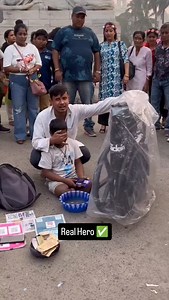 2006년 개봉한 영 (Labyrinth)은 단순한 판타지 모험을 넘어, 성장과 선택, 그리고 내면의 용기를 그린 작품입니다. 화려한 미로와 마법적 생물들 사이에서도, 영화는 끊임없이 “과연 진정한 길은 어디인가?”라는 질문을 던집니다. 복잡하게 얽힌 길과 신비로운 공간 속에서 주인공 사라가 맞닥뜨리는 도전은 관객의 긴장을 끝까지 유지하게 합니다. 사라가 동생을 구하기 위해 미로를 헤치고 나아가는 과정은 단순한 모험을 넘어선 자기 발견과