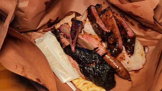 Texas BBQ Deliciousness 😋 Smitty's Market (Est 1948) Lockhart, Texas 🌟 TAG, RESHARE, and COMMENT for anyone who loves CENTRAL TEXAS STYLE BBQ done right with family traditions since 1948. If you LOVE BBQ, a visit to SMITTY'S in Lockhart is a must! 👉 Smitty's Market 👉 Visit Texas Smitty's Market is still run by the family today and offers authentic Central Texas Style BBQ, sides, and house prepared sausages hot or cold. No matter what kind of meat you love, Smitty's offers some of the best. �